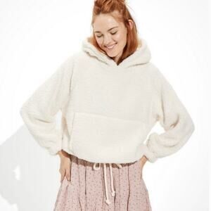 American Eagle Cream Sherpa Oversized Cropped Hoodie